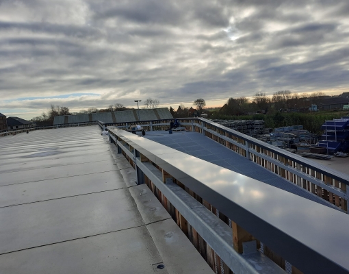 Aluminium dakranden op een parkeergarage - Aanzicht 3